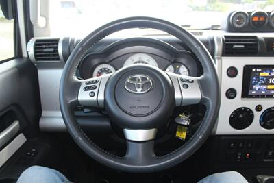 2014 Toyota FJ Cruiser   - Photo 6 - Red Bank, NJ 07701