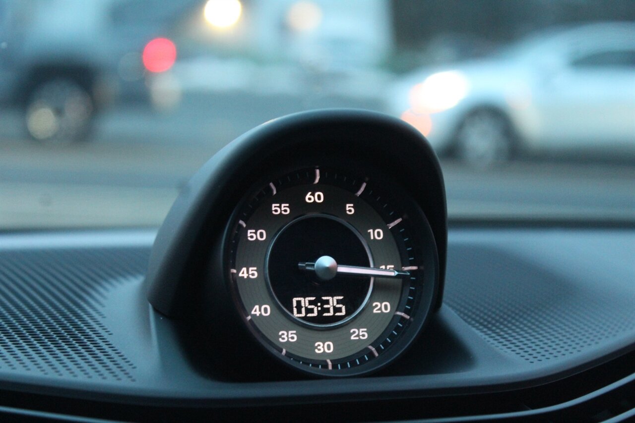 2020 Porsche Taycan Turbo S - Photo 13 - Red Bank, NJ 07701