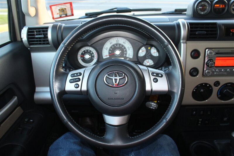 2011 Toyota FJ Cruiser photo