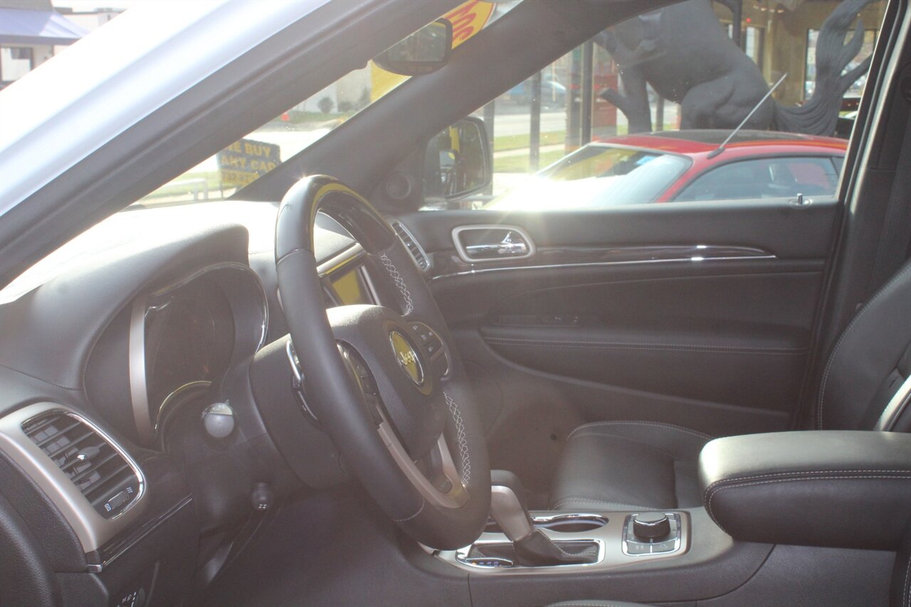 2017 Jeep Grand Cherokee Overland - Photo 18 - Red Bank, NJ 07701