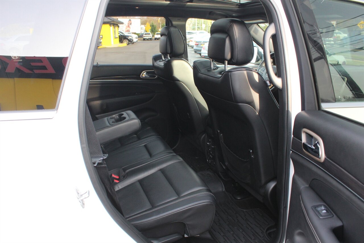 2017 Jeep Grand Cherokee Overland - Photo 16 - Red Bank, NJ 07701