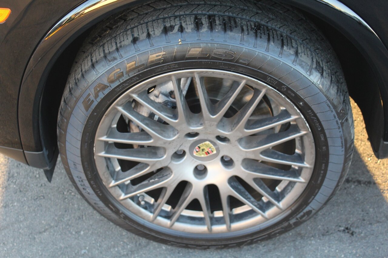 2017 Porsche Cayenne Platinum Edition - Photo 30 - Red Bank, NJ 07701