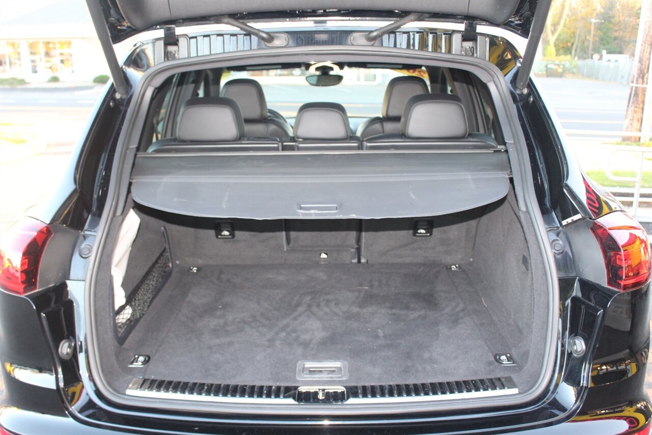 2017 Porsche Cayenne Platinum Edition - Photo 23 - Red Bank, NJ 07701