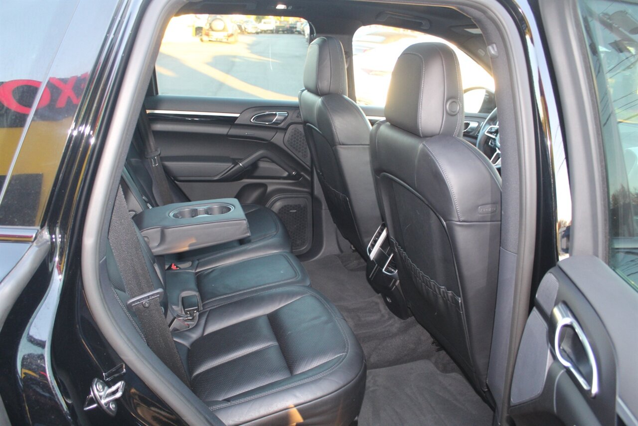 2017 Porsche Cayenne Platinum Edition - Photo 17 - Red Bank, NJ 07701