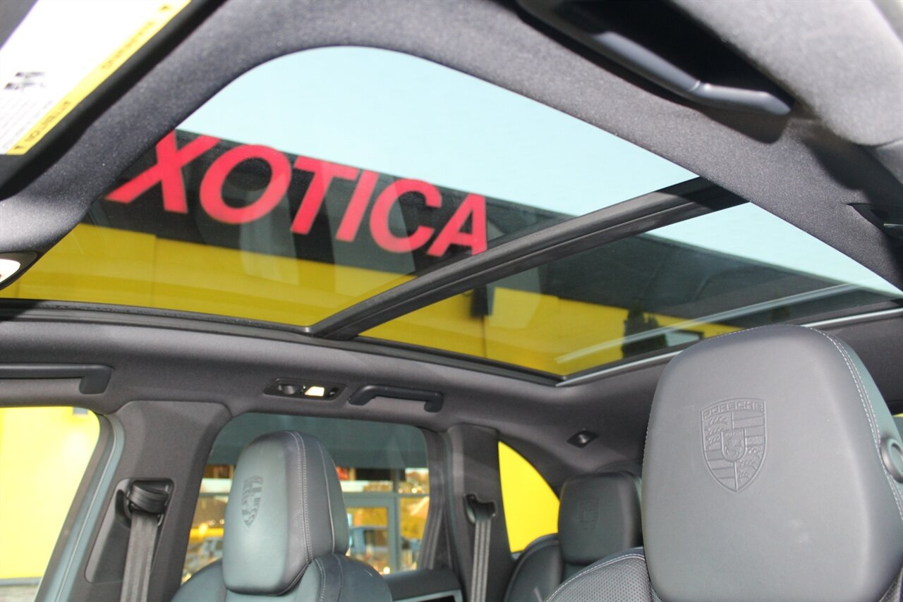 2017 Porsche Cayenne Platinum Edition - Photo 22 - Red Bank, NJ 07701