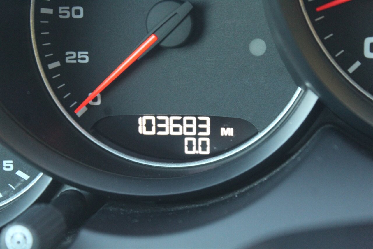 2017 Porsche Cayenne Platinum Edition - Photo 5 - Red Bank, NJ 07701