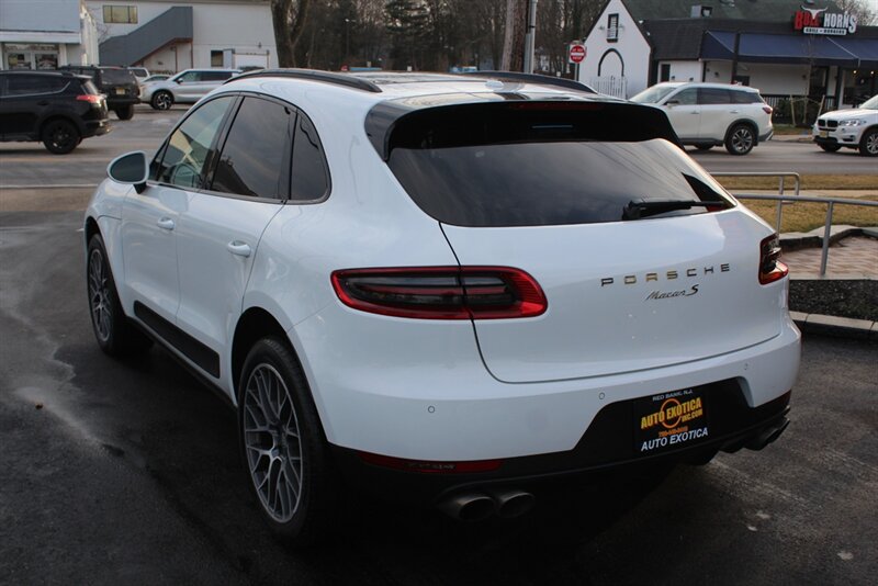 2015 Porsche Macan S  