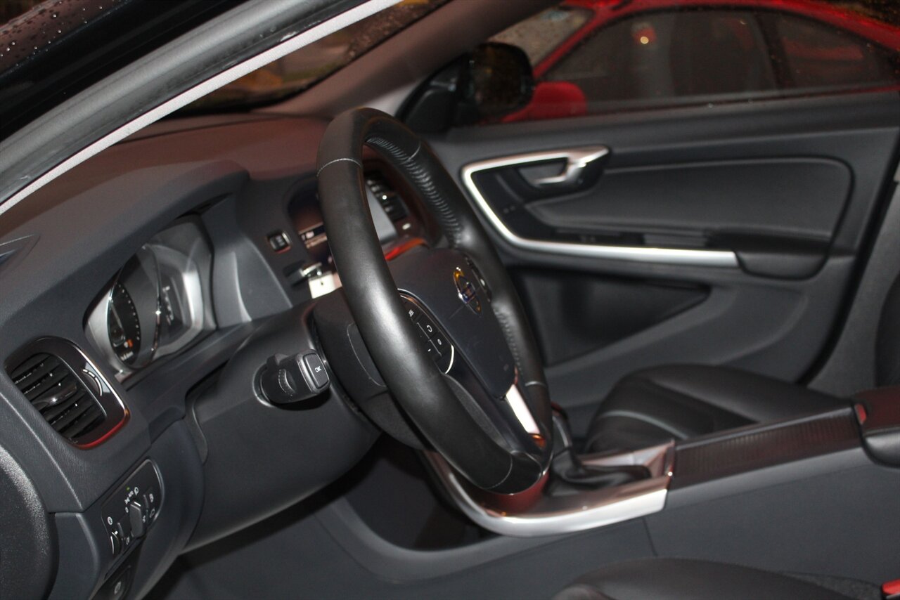 2018 Volvo V60 Cross Country T5 Premier - Photo 17 - Red Bank, NJ 07701