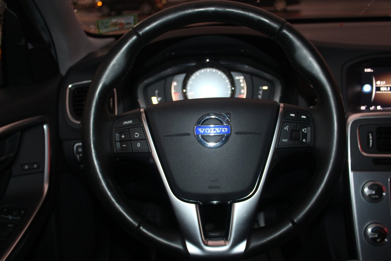 2018 Volvo V60 Cross Country T5 Premier - Photo 6 - Red Bank, NJ 07701