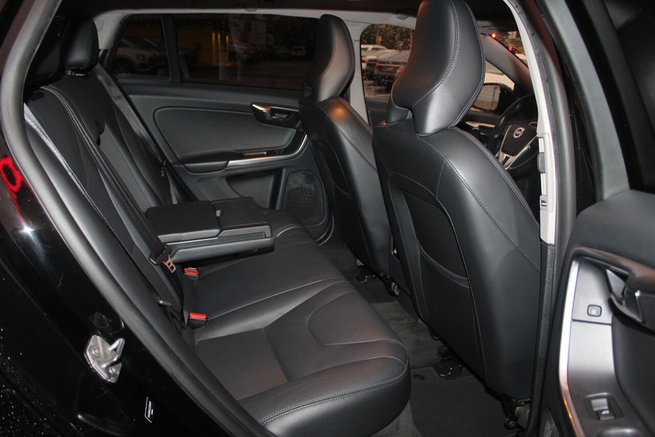 2018 Volvo V60 Cross Country T5 Premier - Photo 15 - Red Bank, NJ 07701