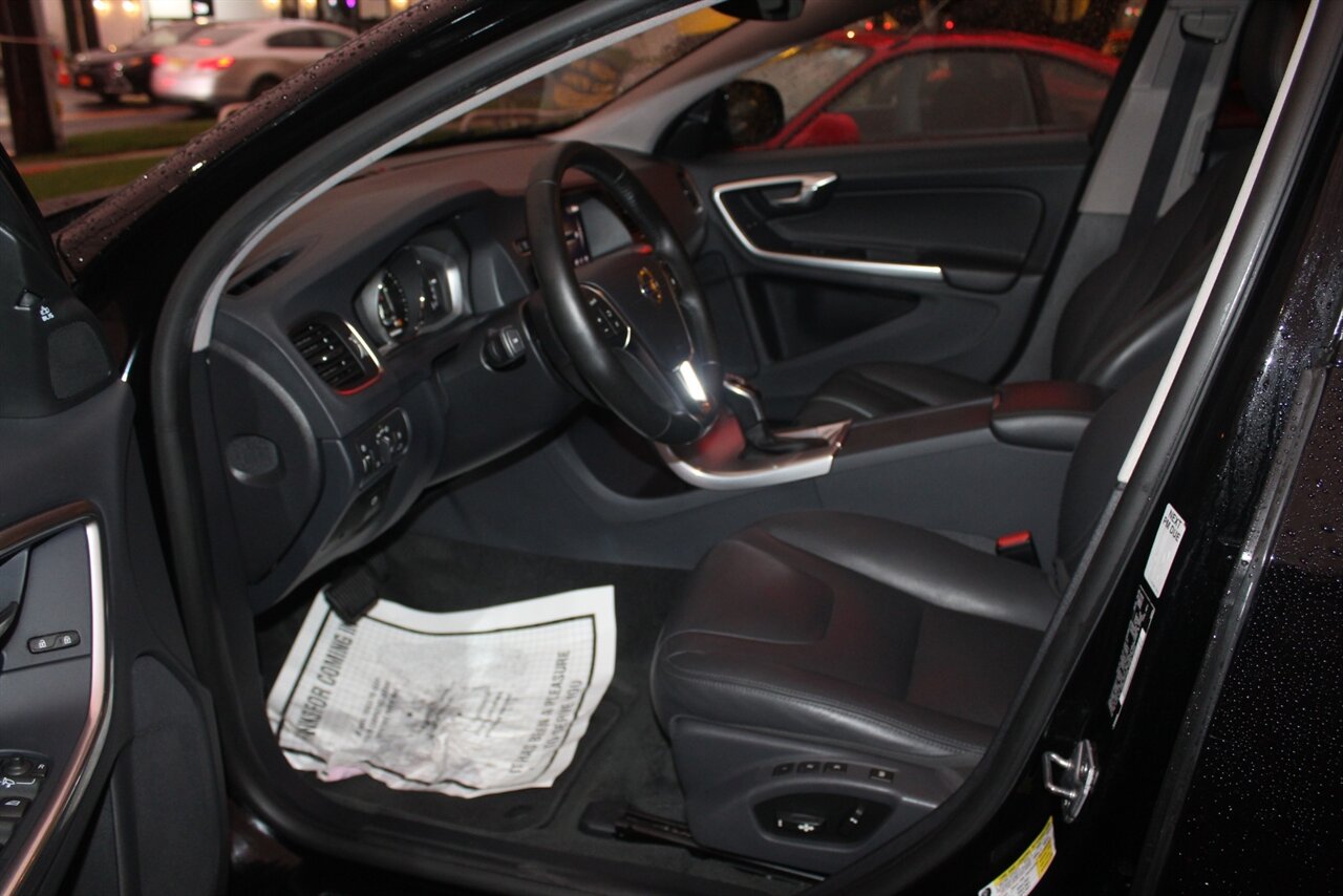 2018 Volvo V60 Cross Country T5 Premier - Photo 11 - Red Bank, NJ 07701