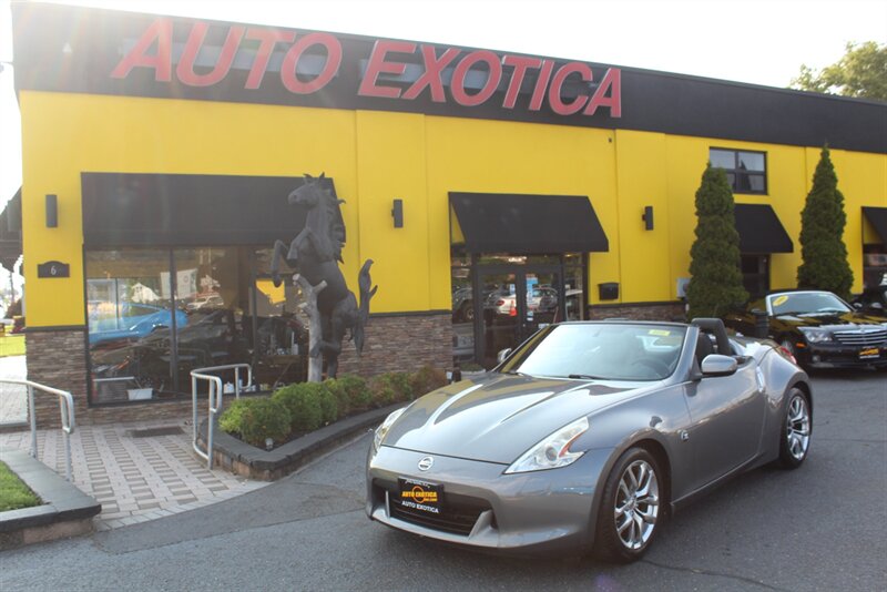 The 2012 Nissan 370Z Roadster photos