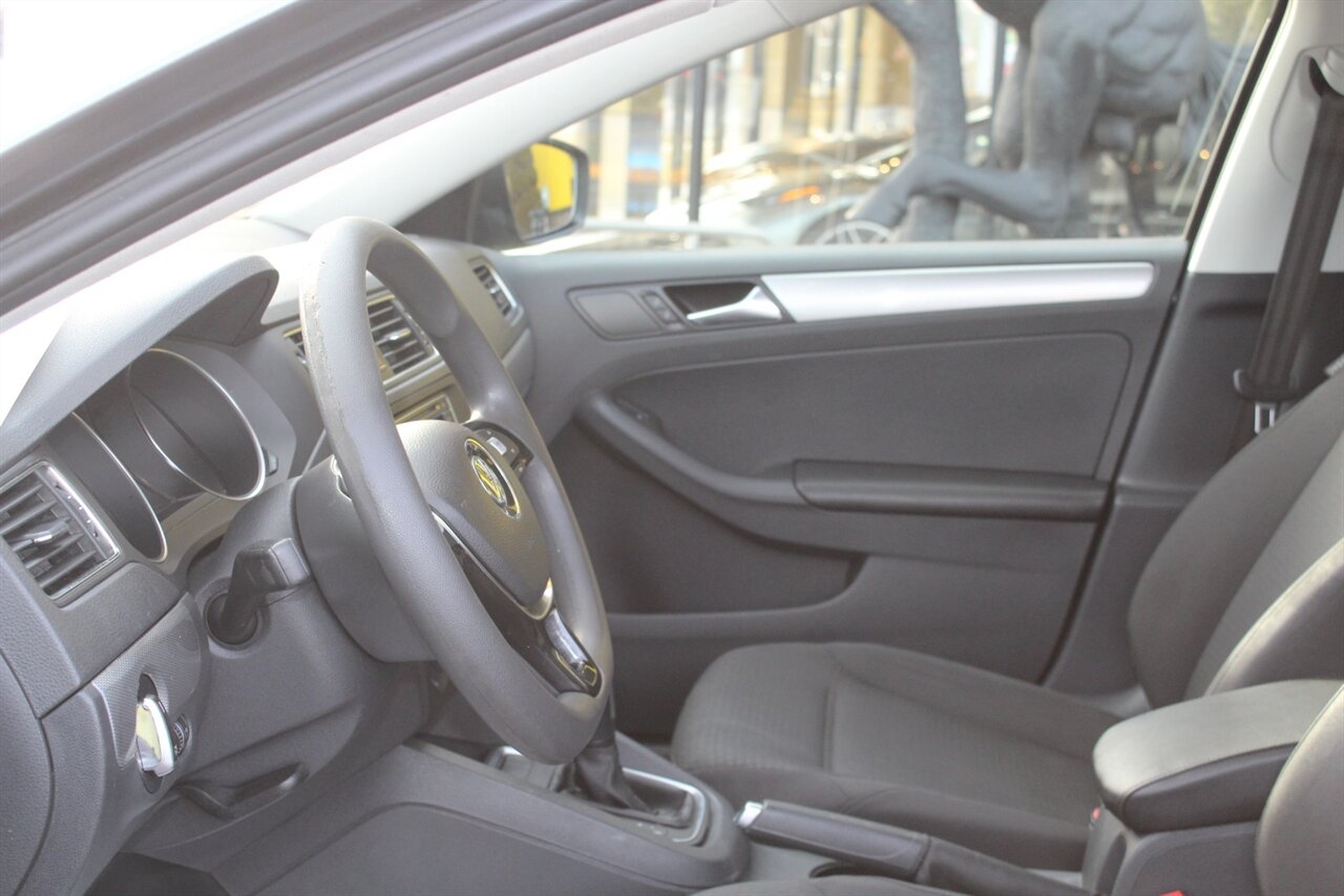 2016 Volkswagen Jetta 1.4T SE - Photo 15 - Red Bank, NJ 07701