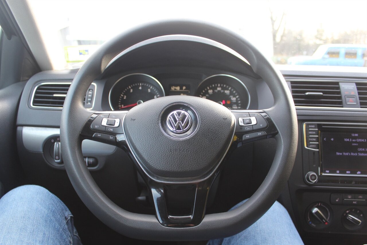 2016 Volkswagen Jetta 1.4T SE - Photo 6 - Red Bank, NJ 07701