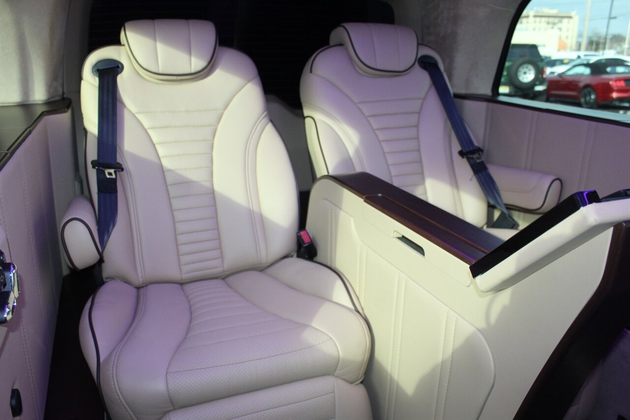 2019 Mercedes-Benz Metris Executive - Photo 20 - Red Bank, NJ 07701