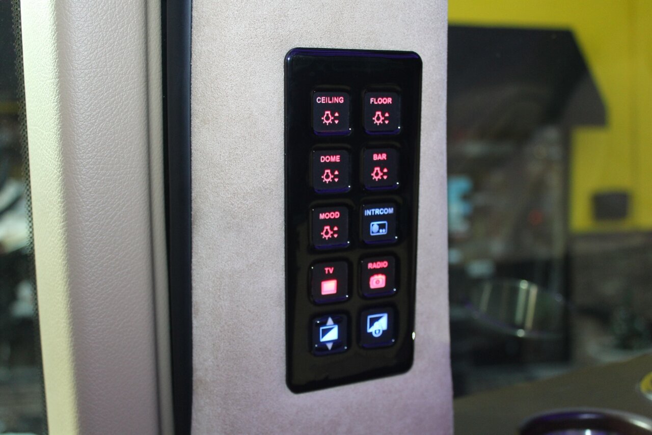 2019 Mercedes-Benz Metris Executive - Photo 26 - Red Bank, NJ 07701