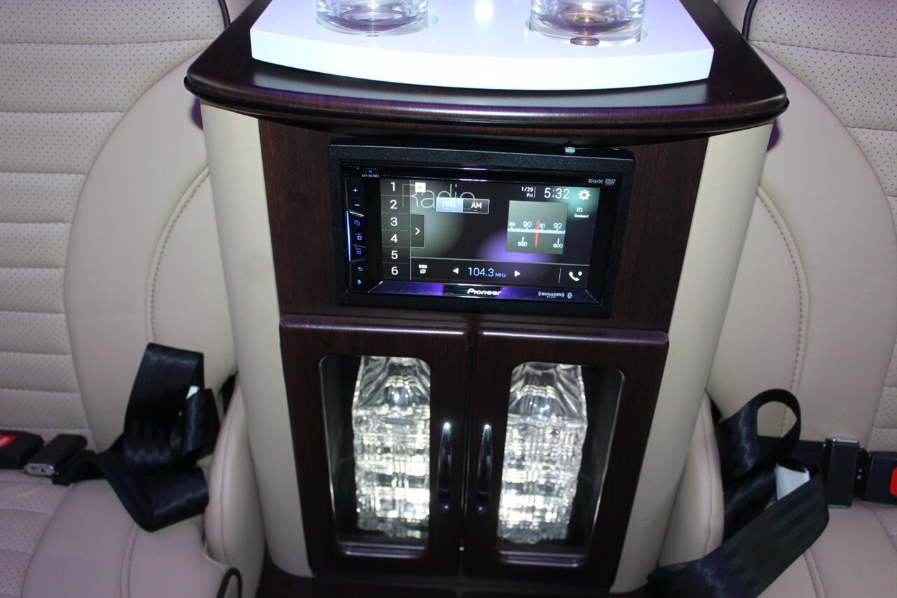 2019 Mercedes-Benz Metris Executive - Photo 25 - Red Bank, NJ 07701