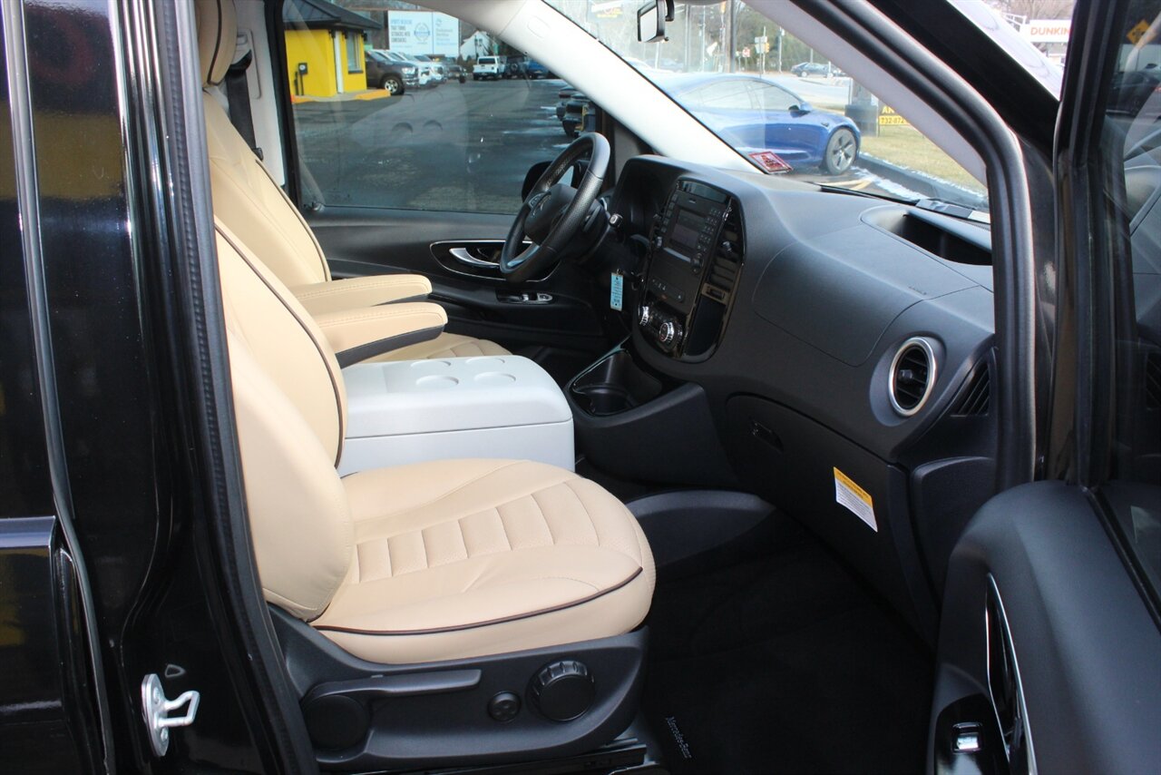 2019 Mercedes-Benz Metris Executive - Photo 7 - Red Bank, NJ 07701