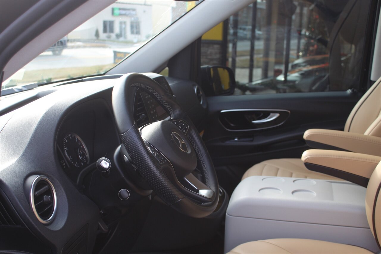 2019 Mercedes-Benz Metris Executive - Photo 9 - Red Bank, NJ 07701