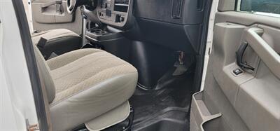 2019 Chevrolet 4500 18' CUTAWAY BOX TRUCK   - Photo 24 - Wappingers Falls, NY 12590