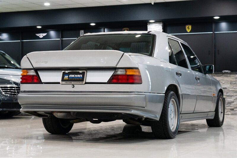 1990 Mercedes-Benz 200e   - Photo 41 - Neptune City, NJ 07753