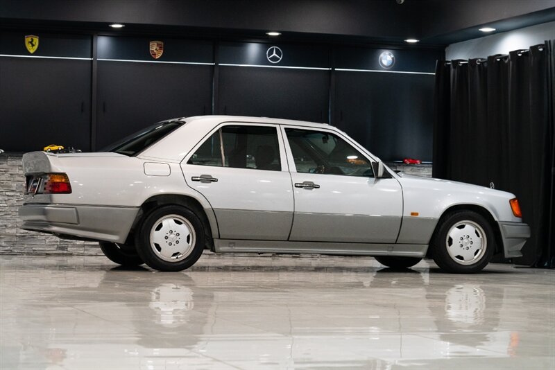 1990 Mercedes-Benz 200e   - Photo 37 - Neptune City, NJ 07753