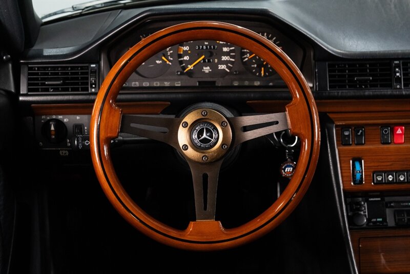 1990 Mercedes-Benz 200e   - Photo 12 - Neptune City, NJ 07753