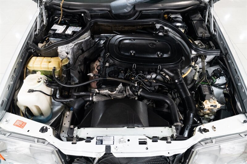 1990 Mercedes-Benz 200e   - Photo 42 - Neptune City, NJ 07753