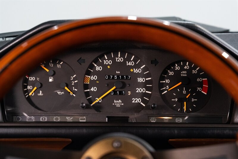 1990 Mercedes-Benz 200e   - Photo 17 - Neptune City, NJ 07753