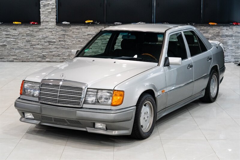 1990 Mercedes-Benz 200e   - Photo 1 - Neptune City, NJ 07753