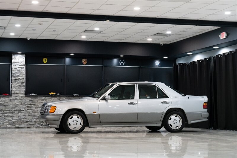 1990 Mercedes-Benz 200e   - Photo 35 - Neptune City, NJ 07753