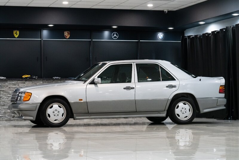 1990 Mercedes-Benz 200e   - Photo 36 - Neptune City, NJ 07753
