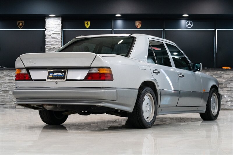 1990 Mercedes-Benz 200e   - Photo 6 - Neptune City, NJ 07753