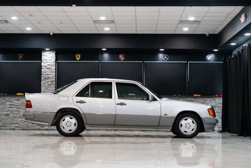 1990 Mercedes-Benz 200e   - Photo 4 - Neptune City, NJ 07753