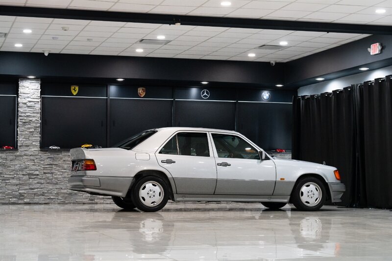 1990 Mercedes-Benz 200e   - Photo 38 - Neptune City, NJ 07753