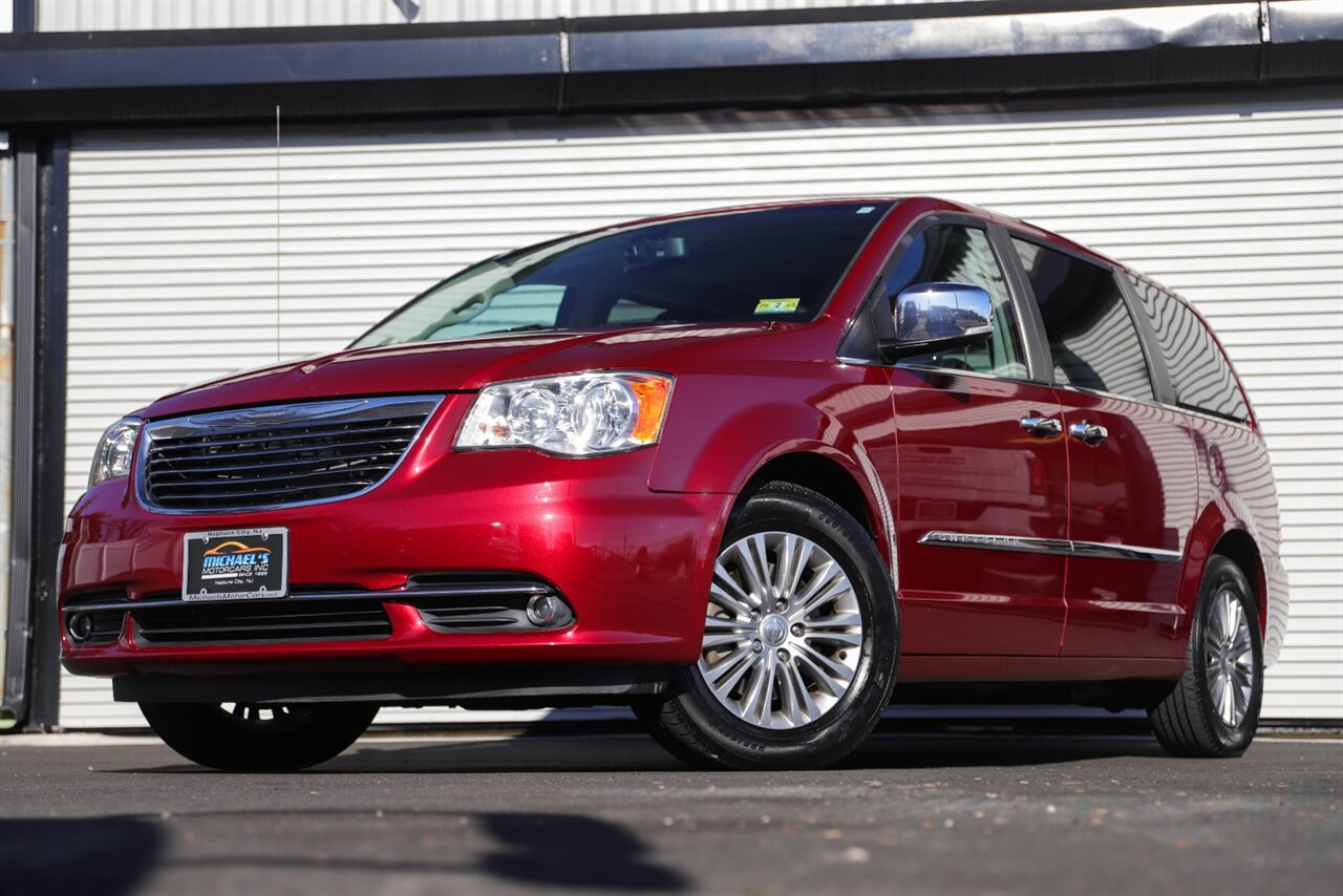 2016 Chrysler Town & Country Touring-L  Anniversary Edition - Photo 37 - Neptune City, NJ 07753