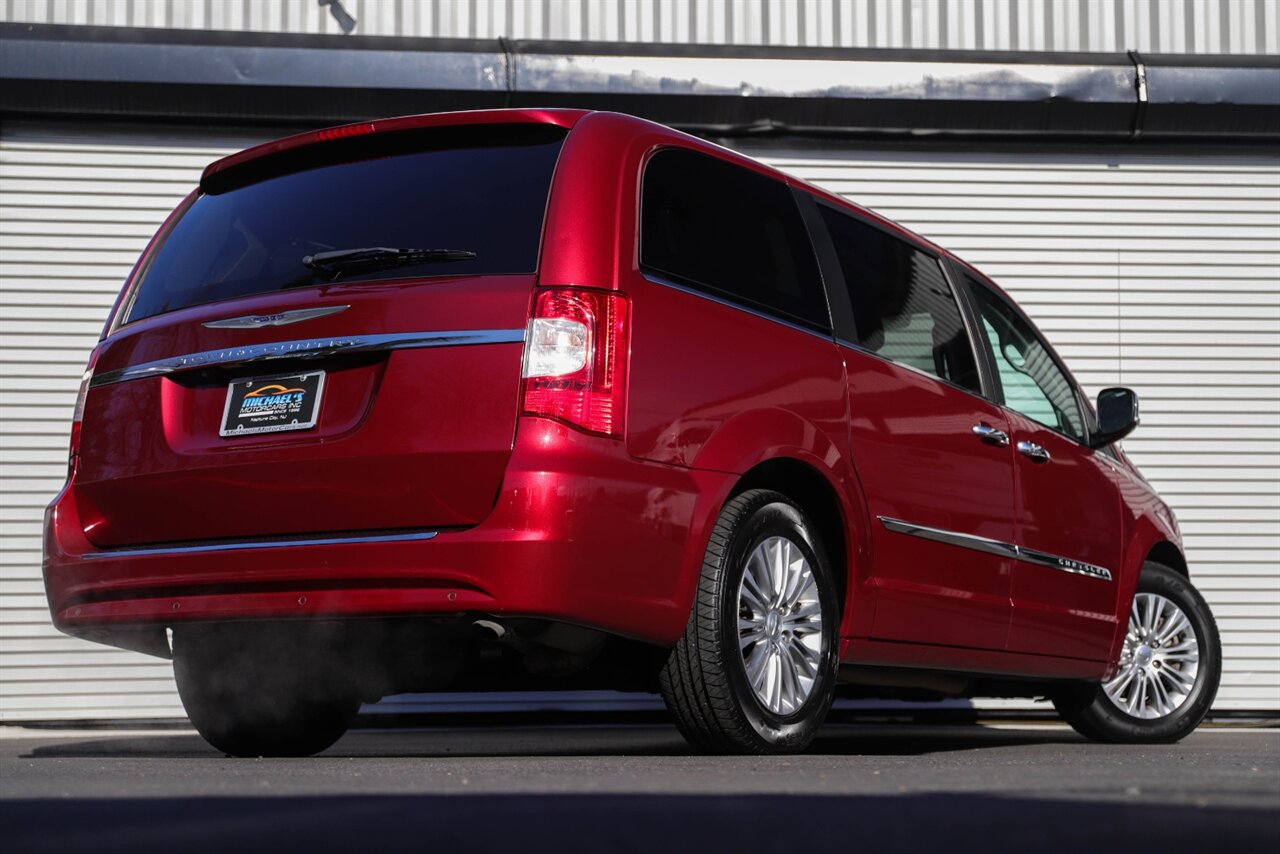 2016 Chrysler Town & Country Touring-L  Anniversary Edition - Photo 41 - Neptune City, NJ 07753