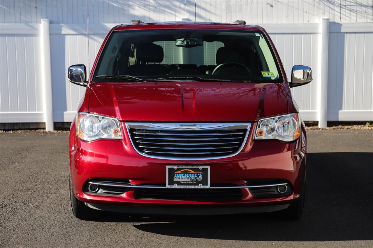2016 Chrysler Town & Country Touring-L  Anniversary Edition - Photo 9 - Neptune City, NJ 07753
