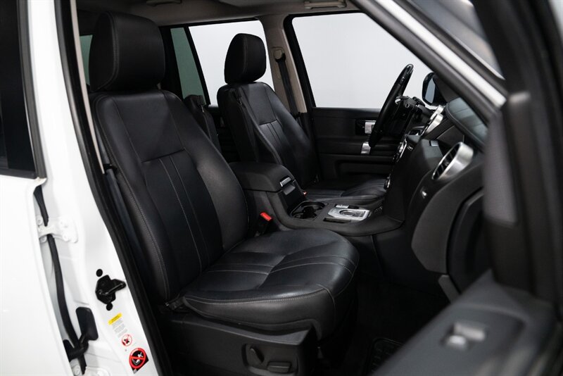 2016 Land Rover LR4 HSE - Photo 18 - Neptune City, NJ 07753