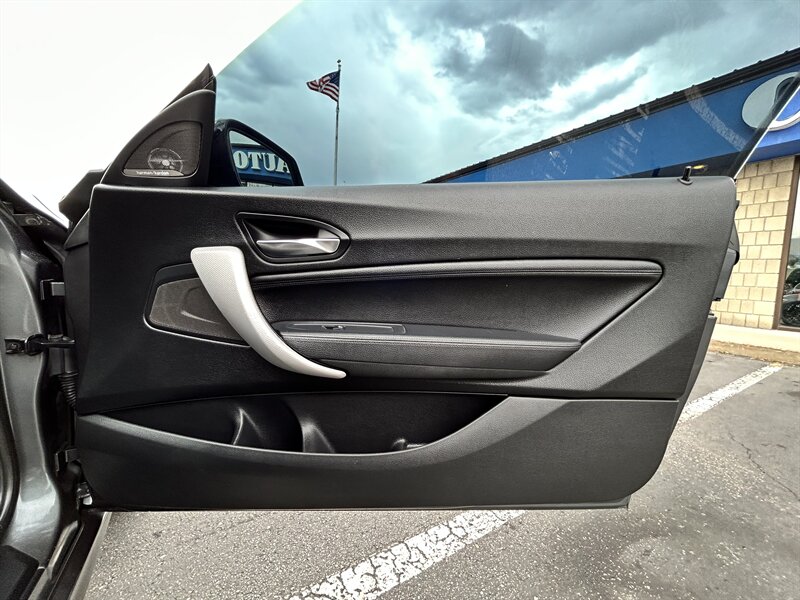 2016 BMW 2-Series M235i photo