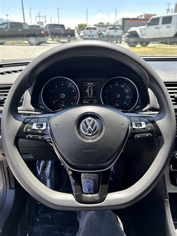 2018 Volkswagen Passat 2.0T S photo