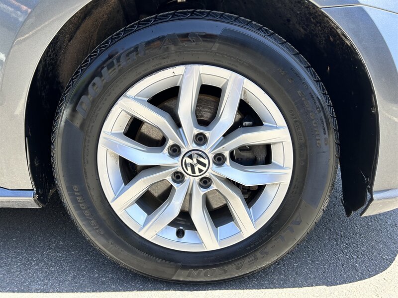 2018 Volkswagen Passat 2.0T S photo