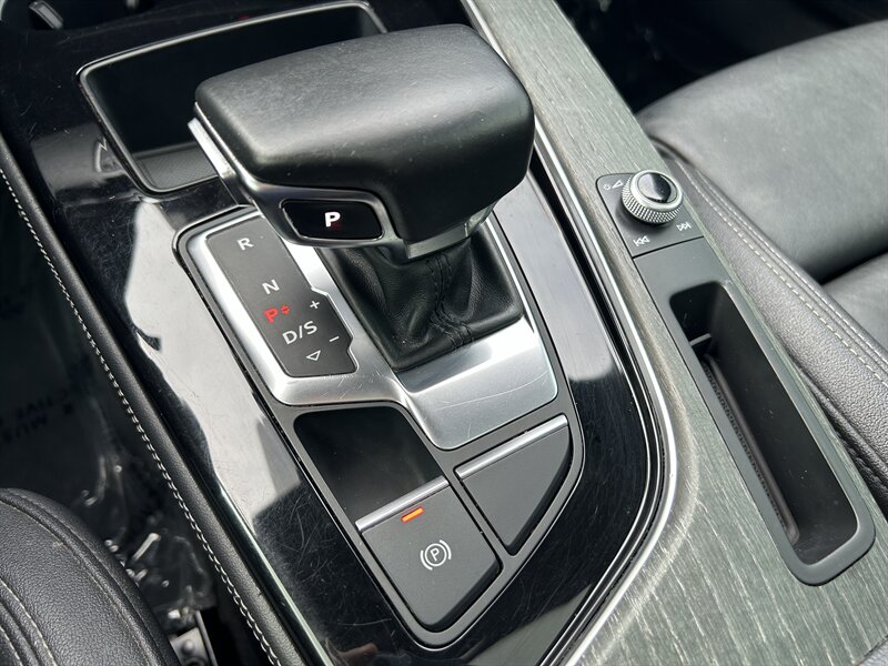2020 Audi A4 quattro Premium Plus 45 TFSI photo