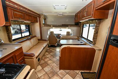 2014 Thor Four Winds 31A   - Photo 12 - Grass Valley, CA 95945-5207