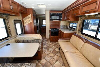 2014 Thor Four Winds 31A   - Photo 4 - Grass Valley, CA 95945-5207