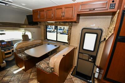 2014 Thor Four Winds 31A   - Photo 14 - Grass Valley, CA 95945-5207