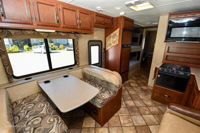 2014 Thor Four Winds 31A   - Photo 6 - Grass Valley, CA 95945-5207