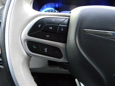 2020 Chrysler Pacifica Limited  28 MPG - Photo 35 - Joliet, IL 60436