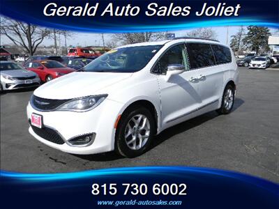 2020 Chrysler Pacifica Limited  28 MPG - Photo 1 - Joliet, IL 60436