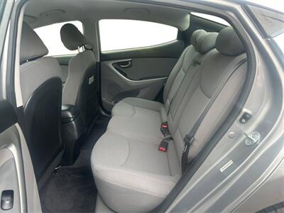 2014 Hyundai ELANTRA GL  38 MPG - Photo 11 - Joliet, IL 60436